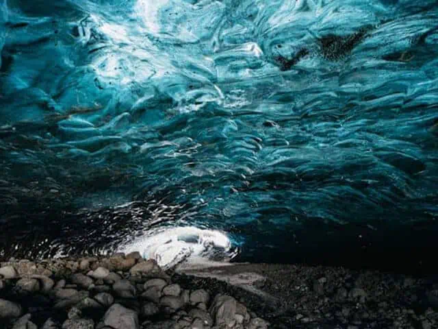 Katla:s isgrotta är ett måste att besöka i Island på vintern.