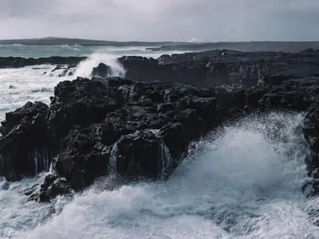 Utforska Brimketill via nationalparken Reykjanesfólkvangur