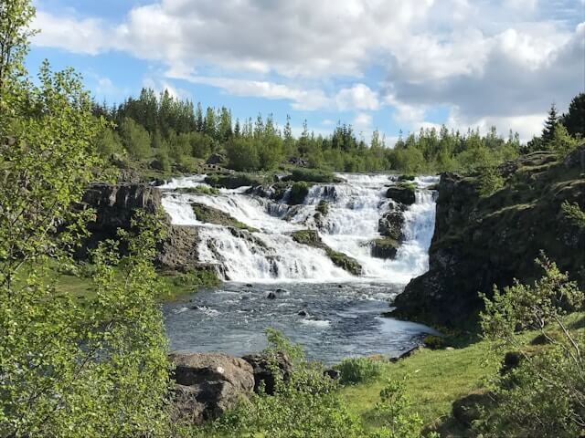 Kermóafoss tillhör en av många naturområden i Reykjavik.