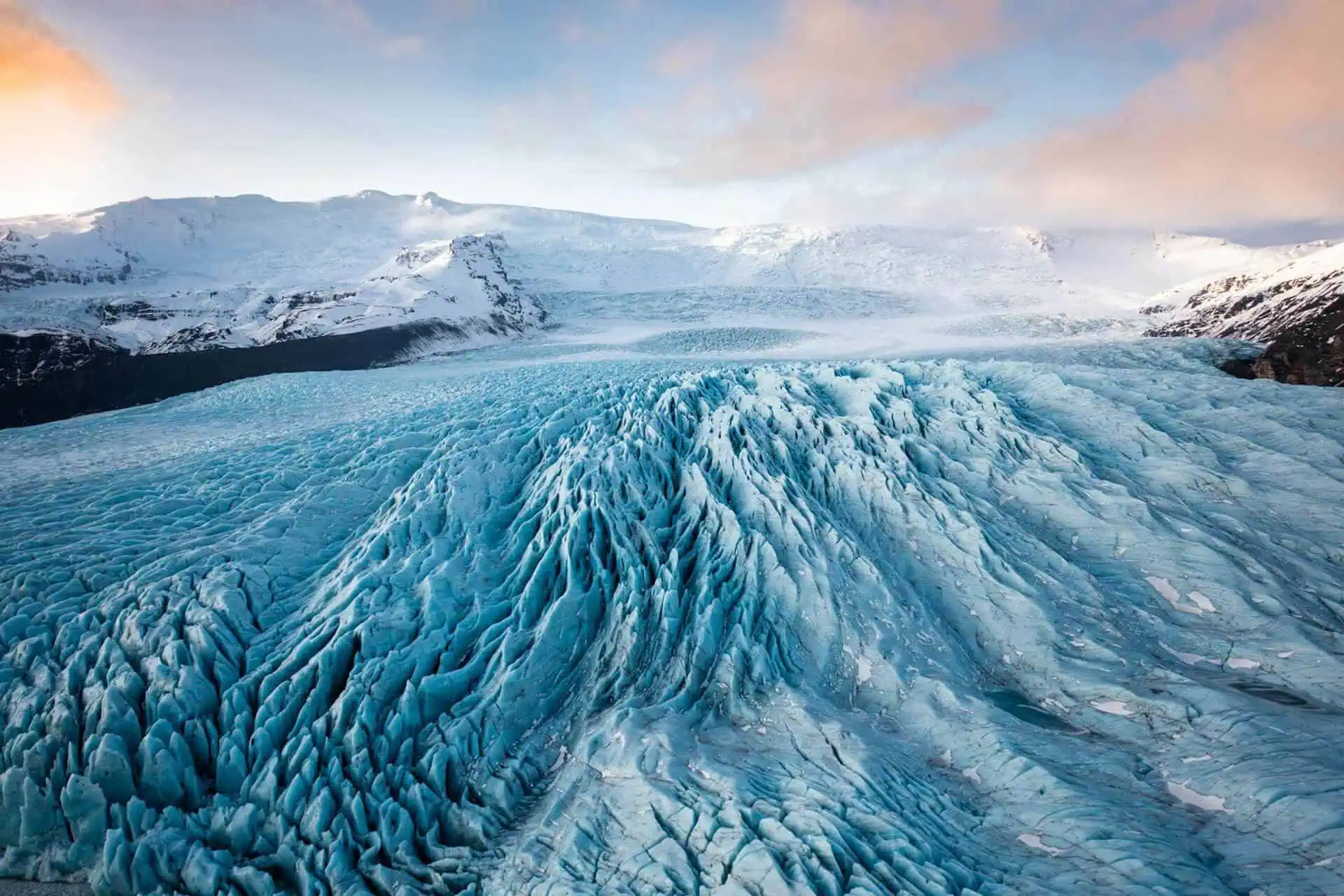 Vatnajökulls nationalpark är en av många naturplatser i östra Island.