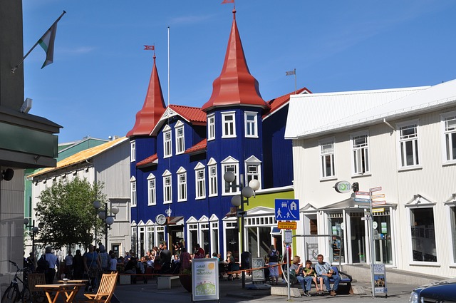 Besök Akureyri om du reser till nordöstra Island.