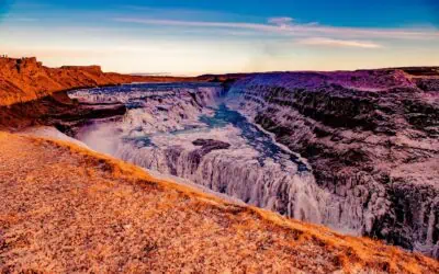 Det välkända vattenfallet Gullfoss